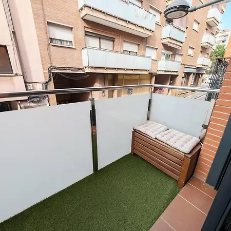 Appartement New Flat In The Centre, 10 Min From Bcn Airport *