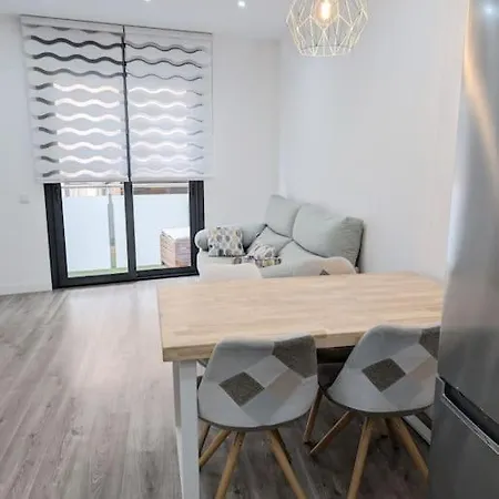 New Flat In The Centre, 10 Min From Bcn Airport