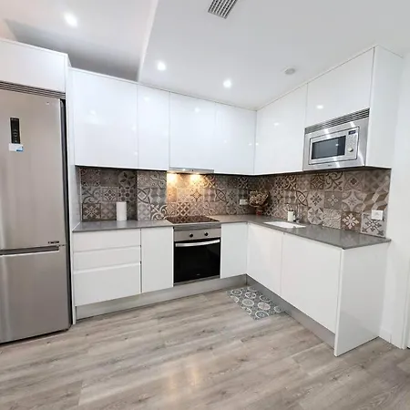 New Flat In The Centre, 10 Min From Bcn Airport *