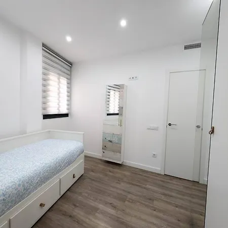 New Flat In The Centre, 10 Min From Bcn Airport *