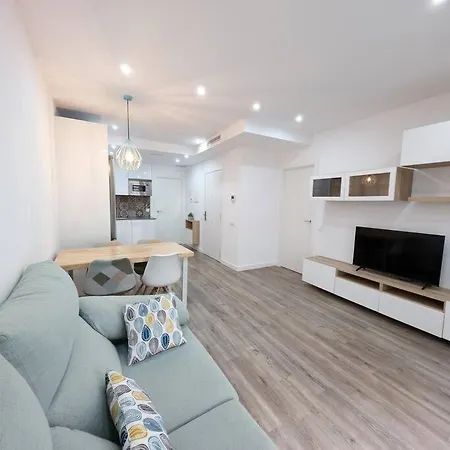 New Flat In The Centre, 10 Min From Bcn Airport