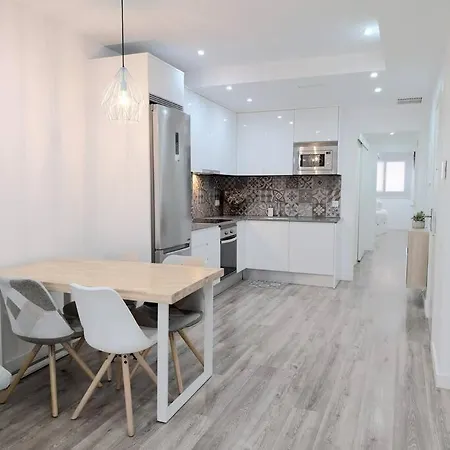 New Flat In The Centre, 10 Min From Bcn Airport Cornella de Llobregat