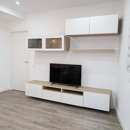 New Flat In The Centre, 10 Min From Bcn Airport Apartment Cornella de Llobregat