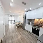 New Flat In The Centre, 10 Min From Bcn Airport Cornellá de Llobregat