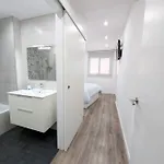 New Flat In The Centre, 10 Min From Bcn Airport Apartamento *