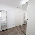 New Flat In The Centre, 10 Min From Bcn Airport * Cornellá de Llobregat